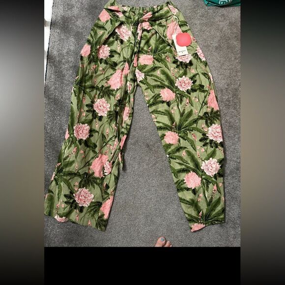 Agua Bendita Peony Floral Pants Size 1X NWT Green Pink - Picture 3 of 9